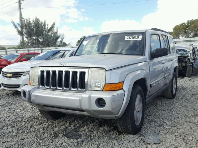 1J8HH48K67C695367 - 2007 JEEP COMMANDER SILVER photo 2