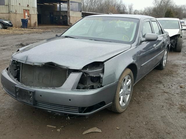 1G6KD57YX7U182964 - 2007 CADILLAC DTS GRAY photo 2