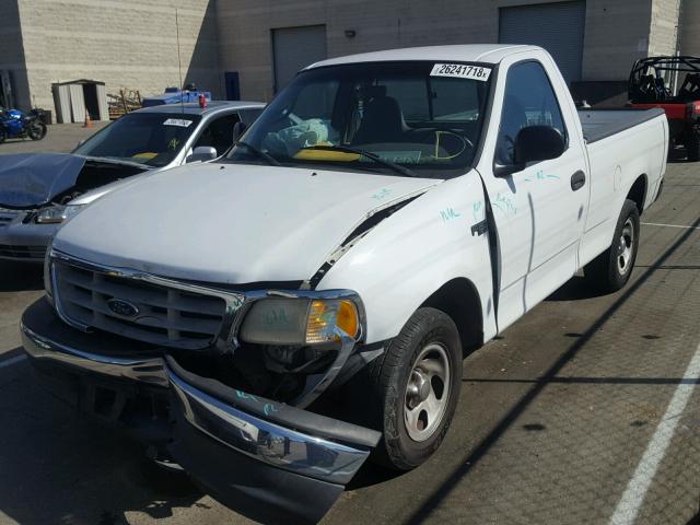 3FTZF1729YMA81625 - 2000 FORD F150 Ақ фото 2