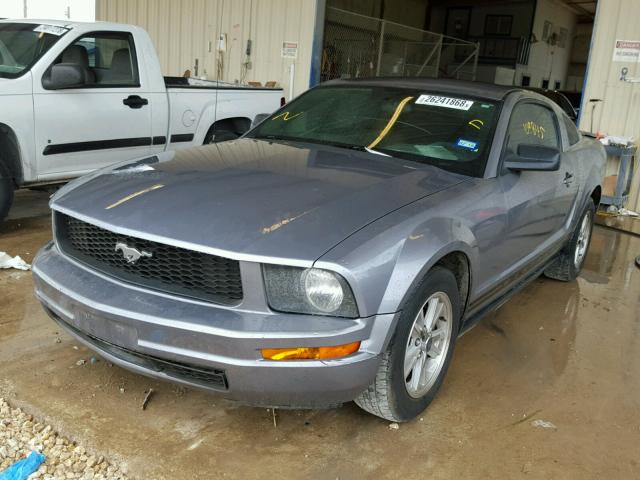 1ZVFT80N575284148 - 2007 FORD MUSTANG GRAY photo 2