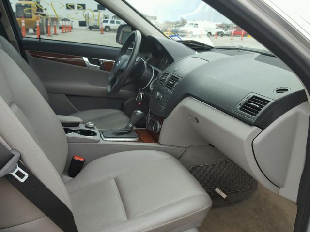 WDDGF54X68R010708 - 2008 MERCEDES-BENZ C 300 SILVER photo 5