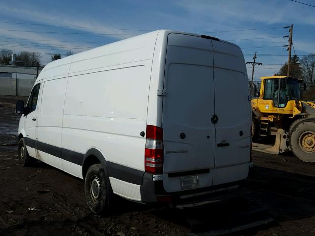 WD3PE8CC8E5878669 - 2014 MERCEDES-BENZ SPRINTER 2 WHITE photo 3