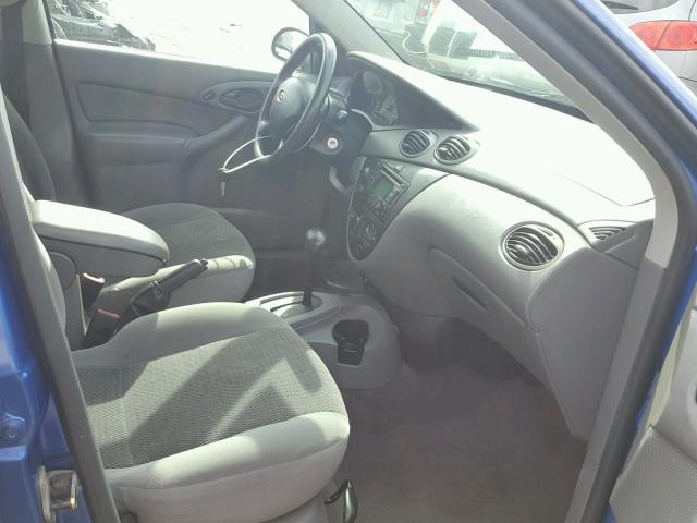 1FAFP34303W308160 - 2003 FORD FOCUS SE C BLUE photo 5