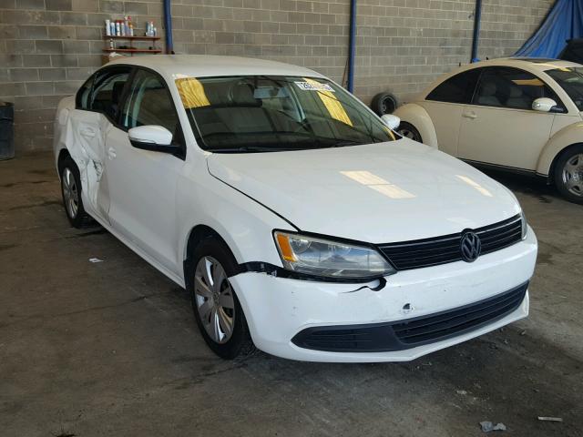 3VWD17AJ2EM241350 - 2014 VOLKSWAGEN JETTA SE WHITE photo 1