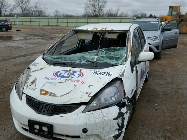 JHMGE8H32CC021558 - 2012 HONDA FIT WHITE photo 9