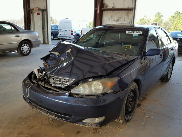 4T1BA32K94U503428 - 2004 TOYOTA CAMRY SE BLUE photo 2