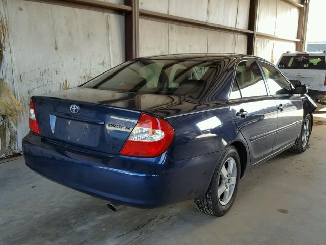 4T1BA32K94U503428 - 2004 TOYOTA CAMRY SE BLUE photo 4