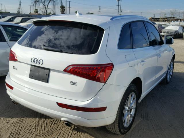 WA1LKAFP1AA041356 - 2010 AUDI Q5 PREMIUM WHITE photo 4