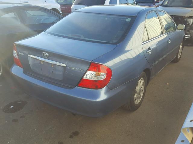 4T1BE32K32U606877 - 2002 TOYOTA CAMRY LE BLUE photo 4