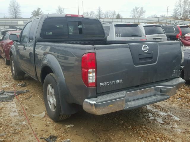 1N6AD06U95C438960 - 2005 NISSAN FRONTIER K GRAY photo 3