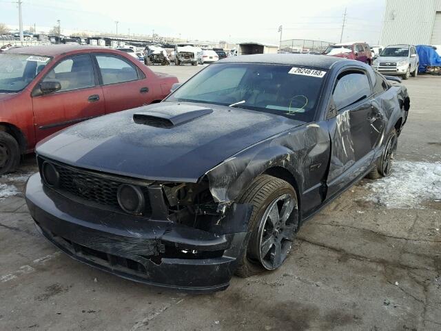 1ZVFT82H475269261 - 2007 FORD MUSTANG GT GRAY photo 2