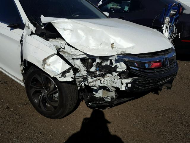 1HGCR2F32HA116887 - 2017 HONDA ACCORD LX WHITE photo 9