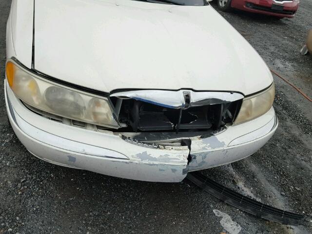 1LNFM97V7WY605997 - 1998 LINCOLN CONTINENTA WHITE photo 9