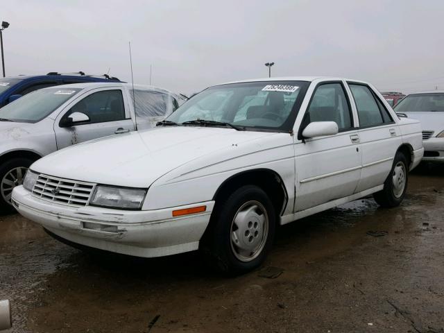 1G1LD55M3TY209466 - 1996 CHEVROLET CORSICA WHITE photo 2