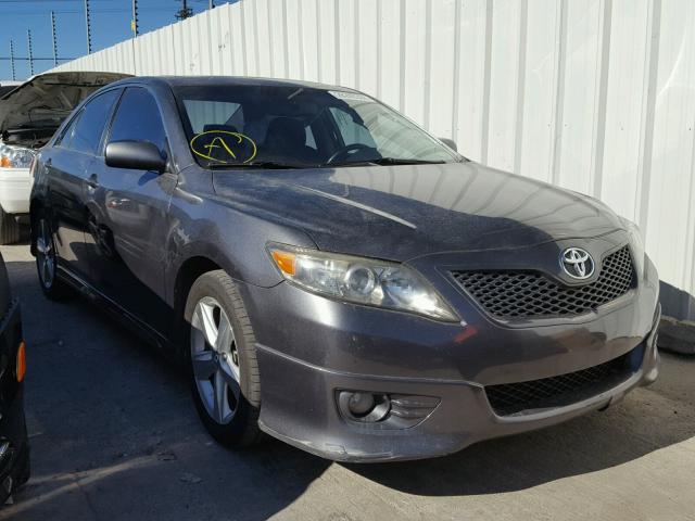 4T1BF3EK4BU683492 - 2011 TOYOTA CAMRY BASE GRAY photo 1