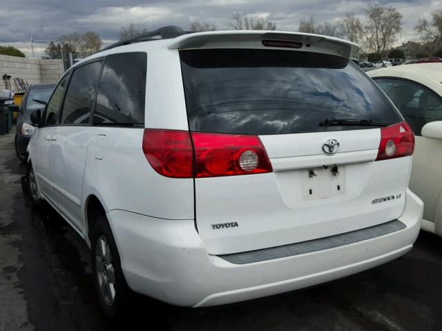 5TDZK23C28S138702 - 2008 TOYOTA SIENNA CE WHITE photo 3