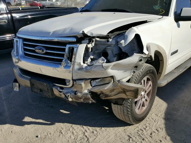 1FMEU64E78UB24138 - 2008 FORD EXPLORER E WHITE photo 9