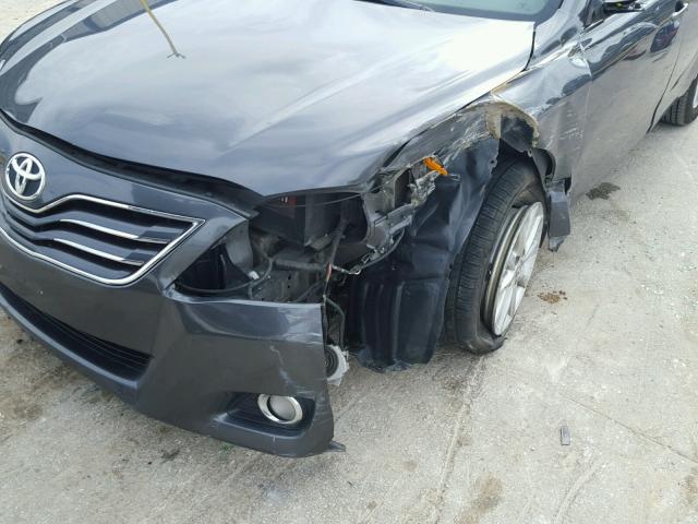 4T1BK3EK0BU119415 - 2011 TOYOTA CAMRY SE GRAY photo 9