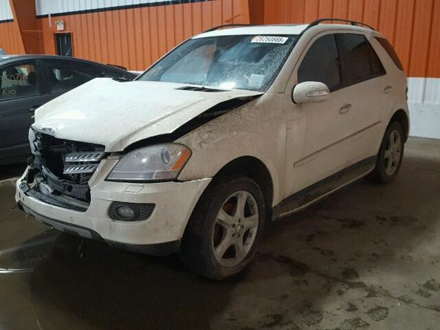 4JGBB22E98A428898 - 2008 MERCEDES-BENZ ML 320 CDI WHITE photo 2