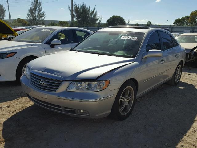 KMHFC46FX6A106507 - 2006 HYUNDAI AZERA SE SILVER photo 2