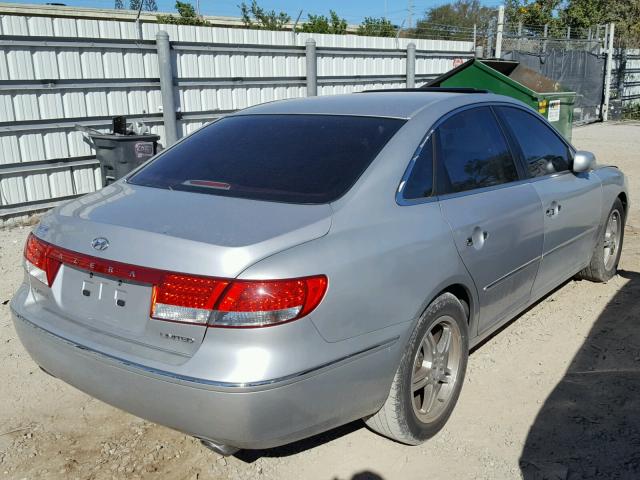 KMHFC46FX6A106507 - 2006 HYUNDAI AZERA SE SILVER photo 4