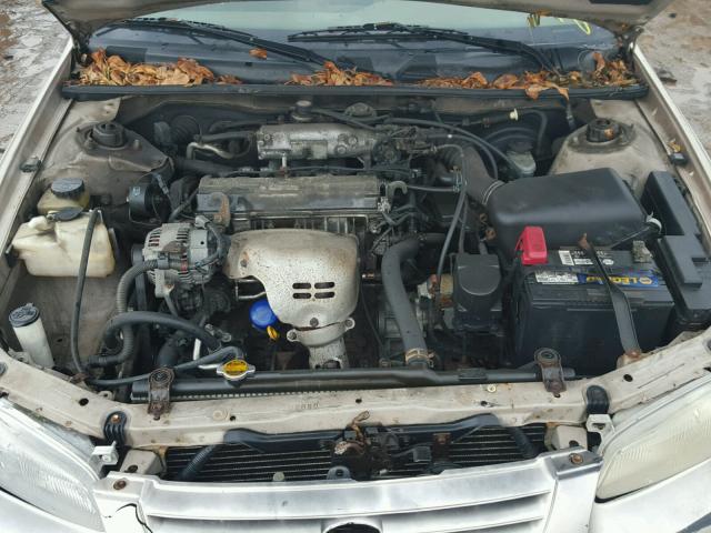 4T1BG22K8WU187676 - 1998 TOYOTA CAMRY CE TAN photo 7