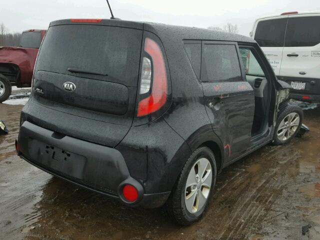 KNDJN2A22F7153951 - 2015 KIA SOUL BLACK photo 4