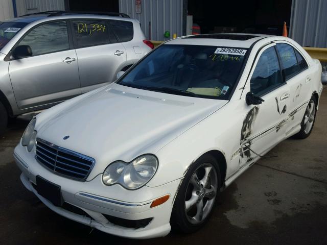 WDBRF52HX6A853674 - 2006 MERCEDES-BENZ C GENERATI WHITE photo 2