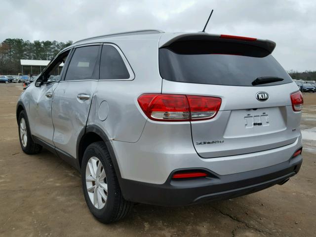 5XYPG4A38HG225007 - 2017 KIA SORENTO LX SILVER photo 3