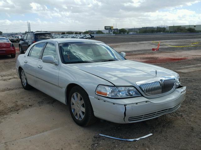 1LNHM82W05Y633870 - 2005 LINCOLN TOWN CAR S WHITE photo 1