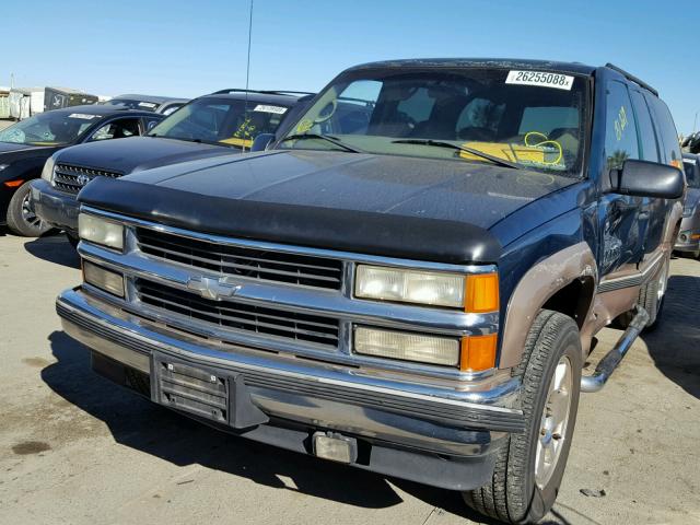 3GNFK16R2VG173934 - 1997 CHEVROLET SUBURBAN K GREEN photo 2