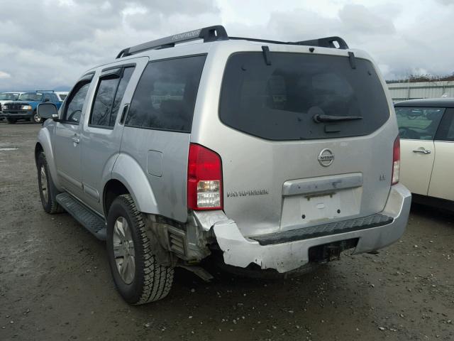 5N1AR18W75C707770 - 2005 NISSAN PATHFINDER SILVER photo 3