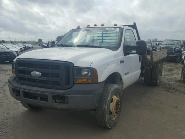 1FDXF46P56ED10936 - 2006 FORD F450 SUPER WHITE photo 2