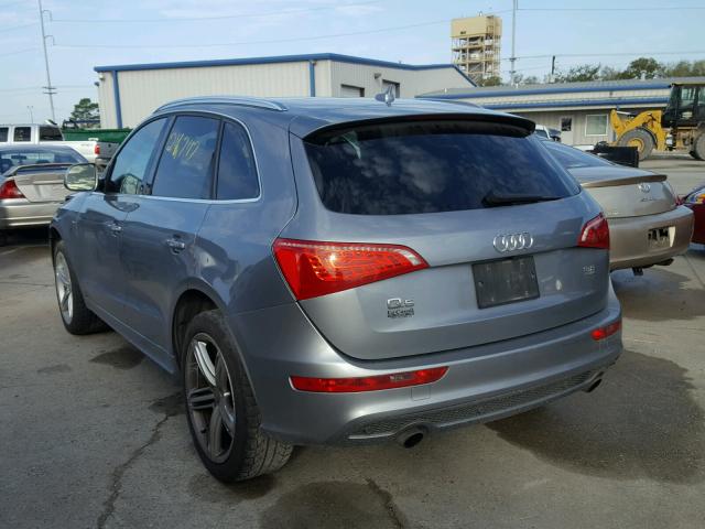 WA1MKAFP1AA014386 - 2010 AUDI Q5 PREMIUM SILVER photo 3