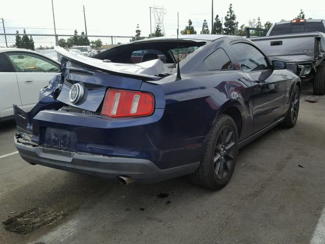 1ZVBP8AN5A5129642 - 2010 FORD MUSTANG BLUE photo 4