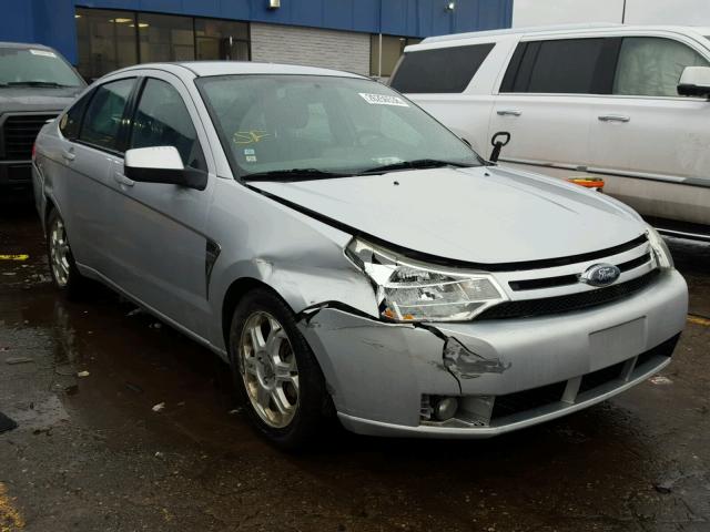 1FAHP35N18W274035 - 2008 FORD FOCUS SE SILVER photo 1