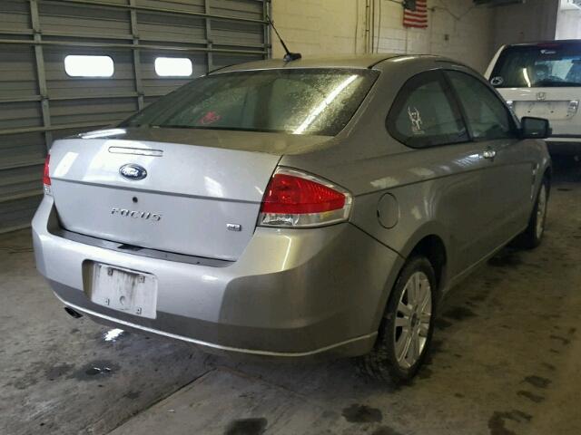 1FAHP33N38W173856 - 2008 FORD FOCUS SE GRAY photo 4