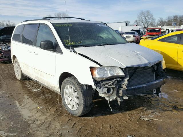 2A8HR44EX9R527075 - 2009 CHRYSLER TOWN & COU WHITE photo 1