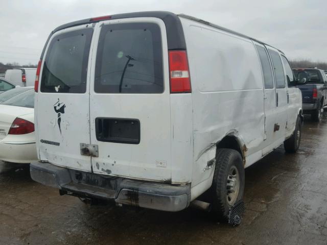 1GCHG39V371205881 - 2007 CHEVROLET EXPRESS G3 WHITE photo 4