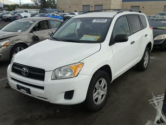 2T3KF4DV2CW136229 - 2012 TOYOTA RAV4 WHITE photo 2