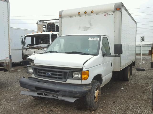 1FDWE35P24HA73814 - 2004 FORD ECONOLINE WHITE photo 2