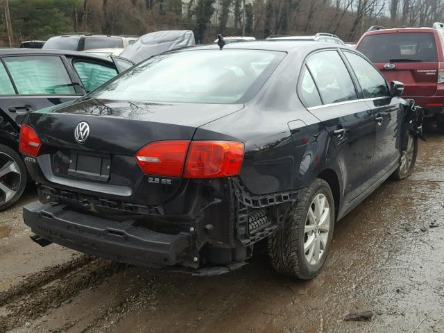 3VWDP7AJ4DM454779 - 2013 VOLKSWAGEN JETTA SE BLACK photo 4