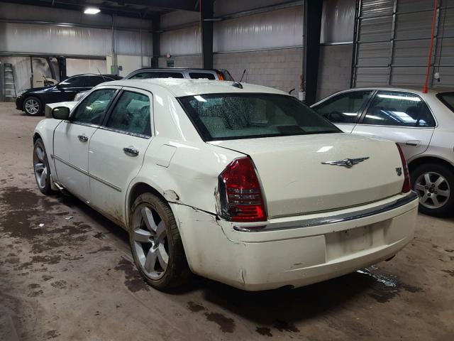 2C3JA63H75H560806 - 2005 CHRYSLER 300C CREAM photo 3