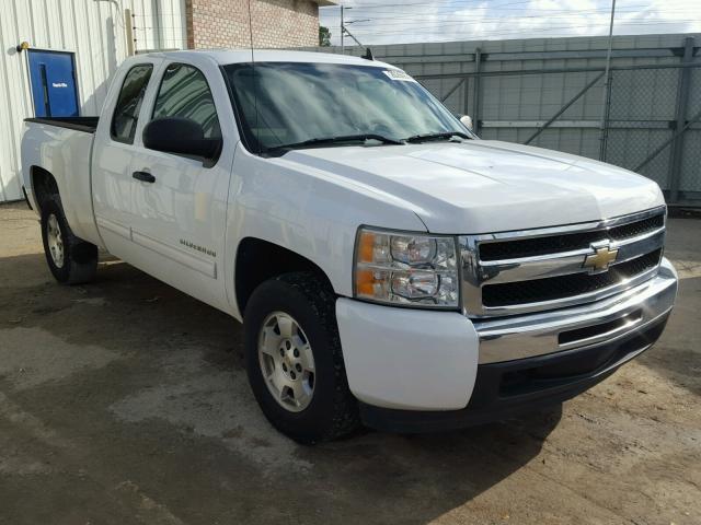 1GCSCSE04AZ233364 - 2010 CHEVROLET SILVERADO WHITE photo 1