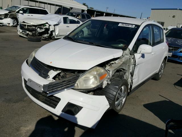 3N1BC13EX7L451580 - 2007 NISSAN VERSA S WHITE photo 2