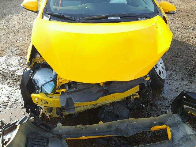 JTDKDTB30E1076552 - 2014 TOYOTA PRIUS C YELLOW photo 7