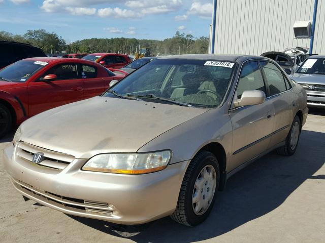 1HGCG6655YA113433 - 2000 HONDA ACCORD LX GOLD photo 2