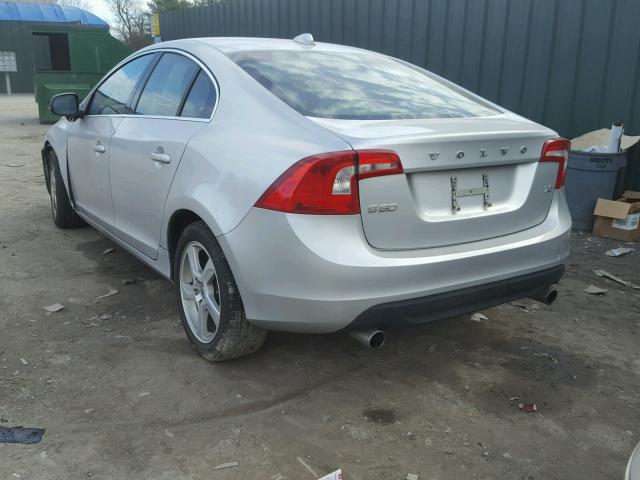 YV1622FS3C2107572 - 2012 VOLVO S60 T5 SILVER photo 3