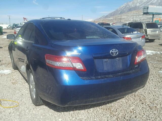 4T1BF3EK2BU583360 - 2011 TOYOTA CAMRY BASE BLUE photo 3