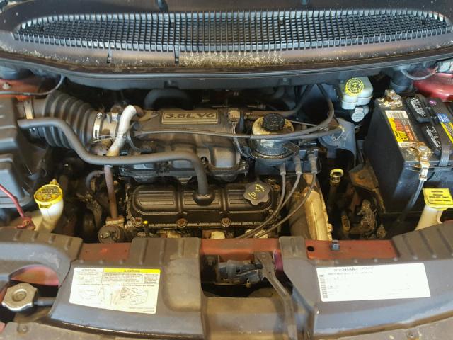 2C4GP64L05R334026 - 2005 CHRYSLER TOWN & COU RED photo 9